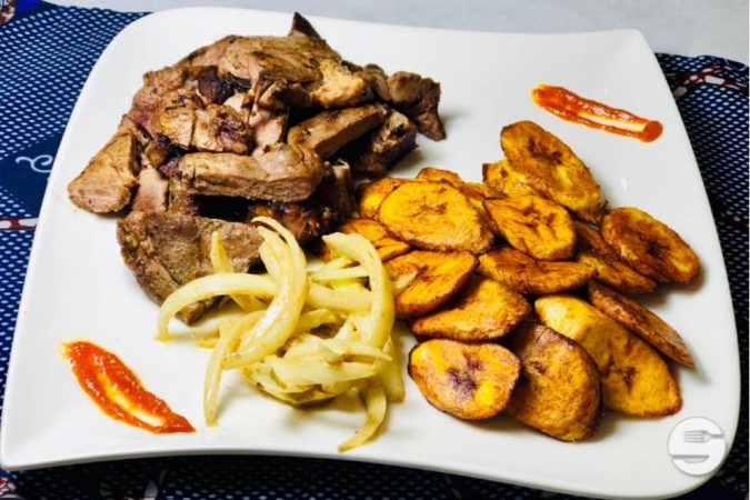 Grilled Lamb (Dibi) with Fried Plantain